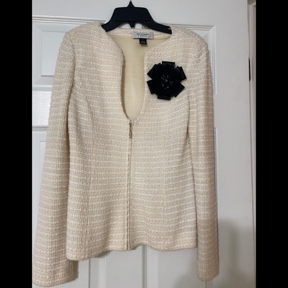 St. John Jackets & Blazers - St John Suit Winter White